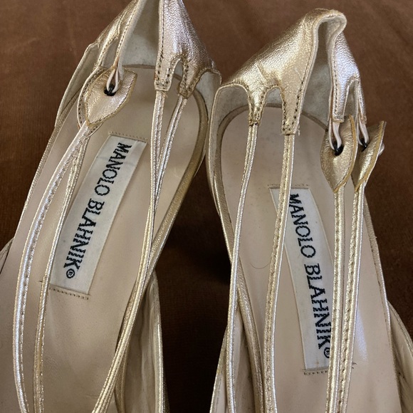 Gold Manolo Blahnik heels - Picture 3 of 5